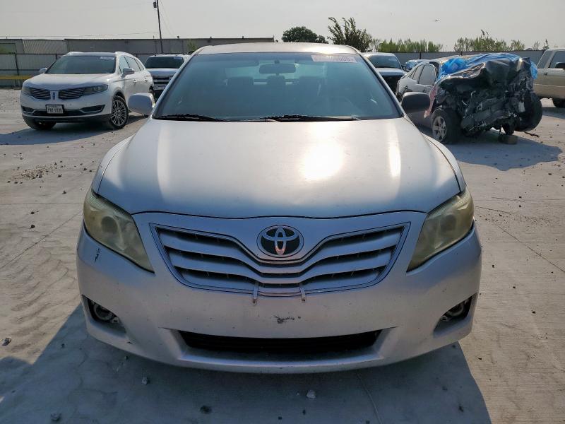 4T4BF3EK2AR014965 - 2010 TOYOTA CAMRY BASE SILVER photo 5