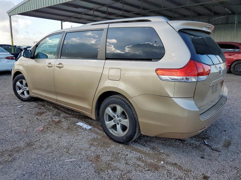 5TDKK3DC8BS145411 - 2011 TOYOTA SIENNA LE Złoty zdjęcie 2