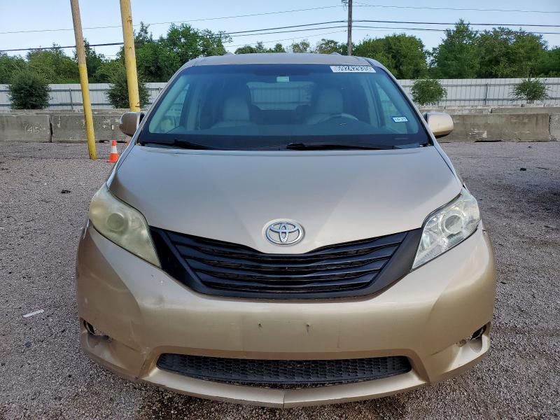 5TDKK3DC8BS145411 - 2011 TOYOTA SIENNA LE Złoty zdjęcie 5