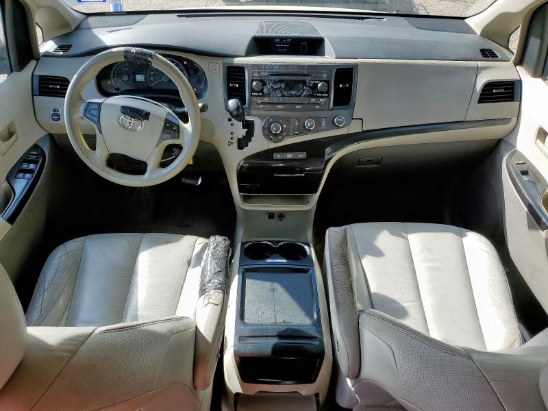 5TDKK3DC8BS145411 - 2011 TOYOTA SIENNA LE Złoty zdjęcie 8