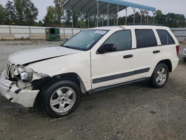 1J4GR48KX6C279363 - 2006 JEEP GRAND CHER LAREDO WHITE photo 1