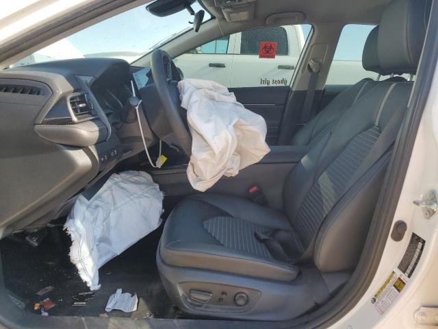 4T1G11AK6PU813438 - 2023 TOYOTA CAMRY SE NIGHT SHADE WHITE photo 7