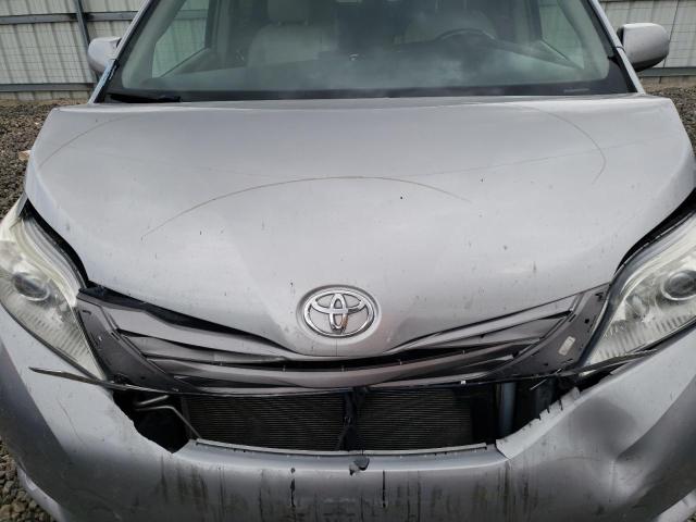 5TDYK3DC8FS672042 - 2015 TOYOTA SIENNA XLE SILVER photo 12