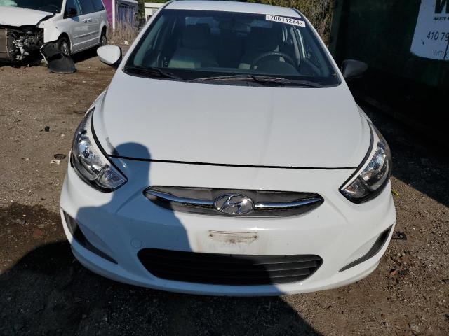 KMHCT4AE8HU364057 - 2017 HYUNDAI ACCENT SE WHITE photo 5