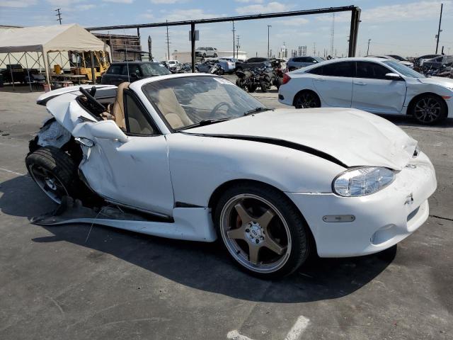 JM1NB353320224435 - 2002 MAZDA MX-5 MIATA BASE WHITE photo 4