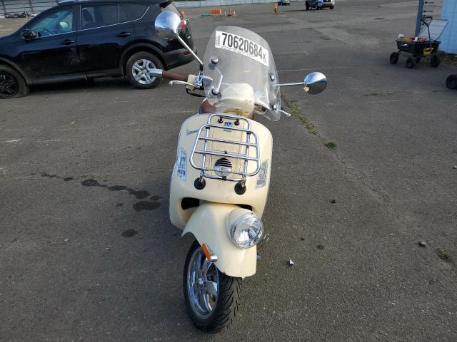 ZAPM459L7D5901244 - 2013 VESPA GTS 300 SUPER BEIGE photo 2