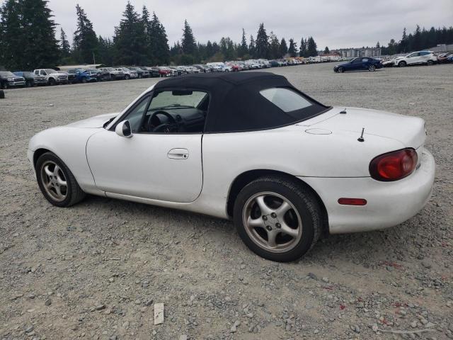 JM1NB353910205080 - 2001 MAZDA MX-5 MIATA BASE WHITE photo 2