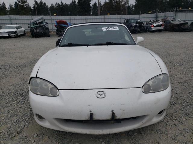 JM1NB353910205080 - 2001 MAZDA MX-5 MIATA BASE WHITE photo 5