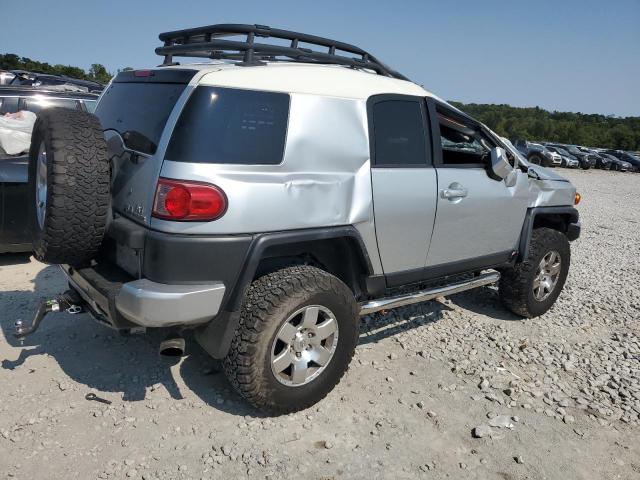 JTEBU11FX70090852 - 2007 TOYOTA FJ CRUISER SILVER photo 3