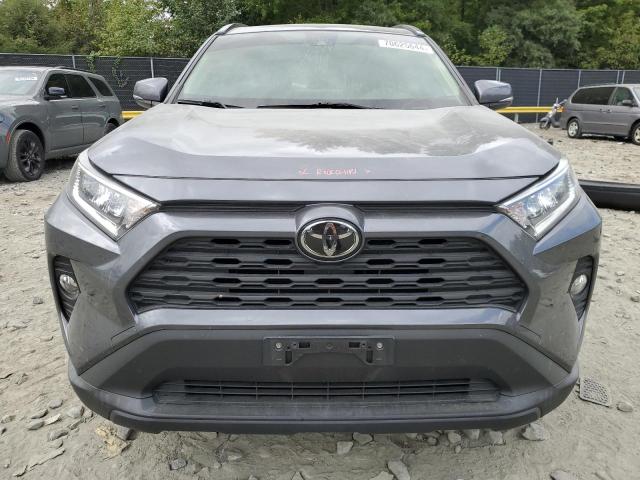 JTMP1RFVXKD014812 - 2019 TOYOTA RAV4 XLE GRAY photo 5