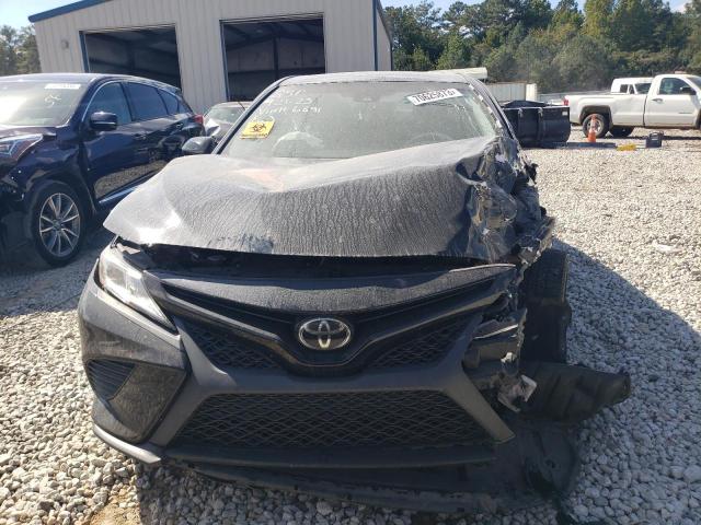 4T1B11HKXJU126891 - 2018 TOYOTA CAMRY L BLACK photo 5