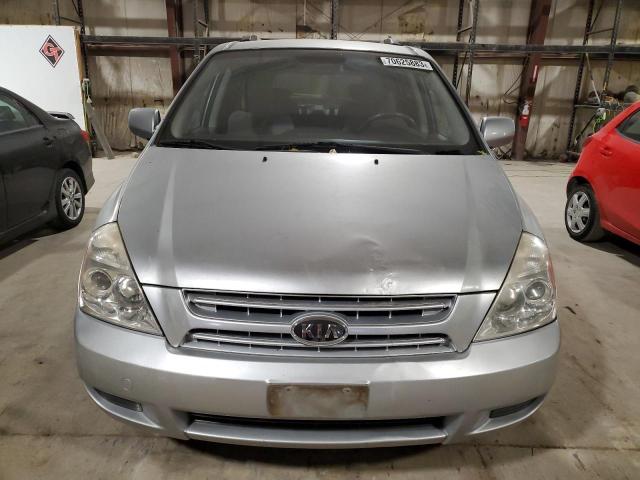 KNDMG4C37A6326550 - 2010 KIA SEDONA LX SILVER photo 5