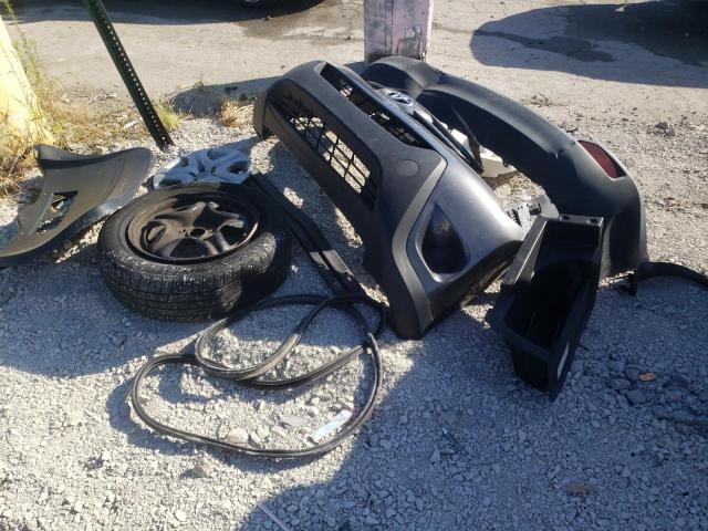 2T3ZFREV0FW146871 - 2015 TOYOTA RAV4 LE 灰色 照片 13