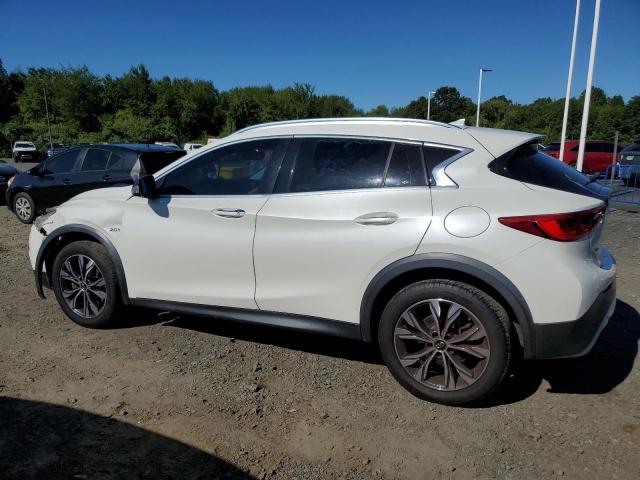 SJKCH5CR4HA038637 - 2017 INFINITI QX30 BASE 白色 照片 2