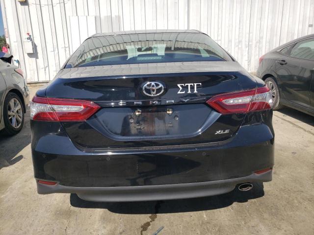 4T1B11HK2JU145533 - 2018 TOYOTA CAMRY L BLACK photo 6