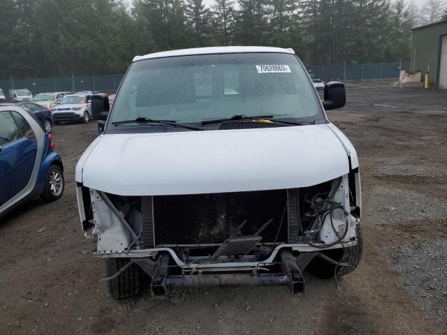 1GTZGFAG6A1178105 - 2010 GMC SAVANA G2500 WHITE photo 5