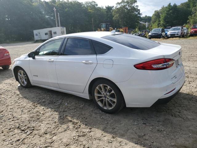 3FA6P0LUXKR210828 - 2019 FORD FUSION SE Blanc photo 2