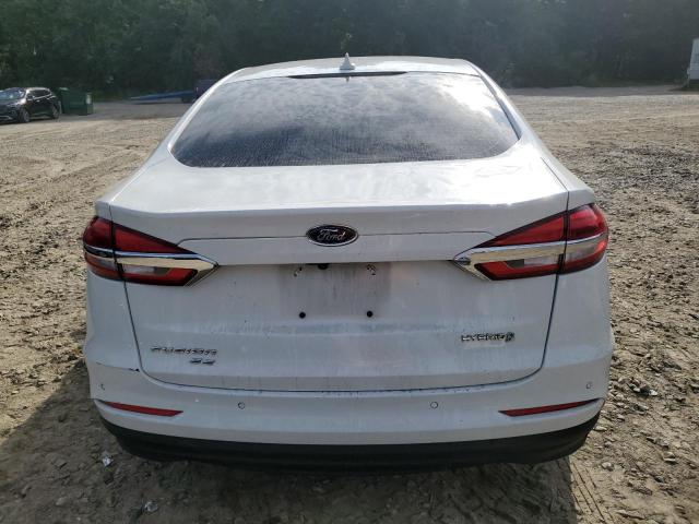 3FA6P0LUXKR210828 - 2019 FORD FUSION SE Blanc photo 6
