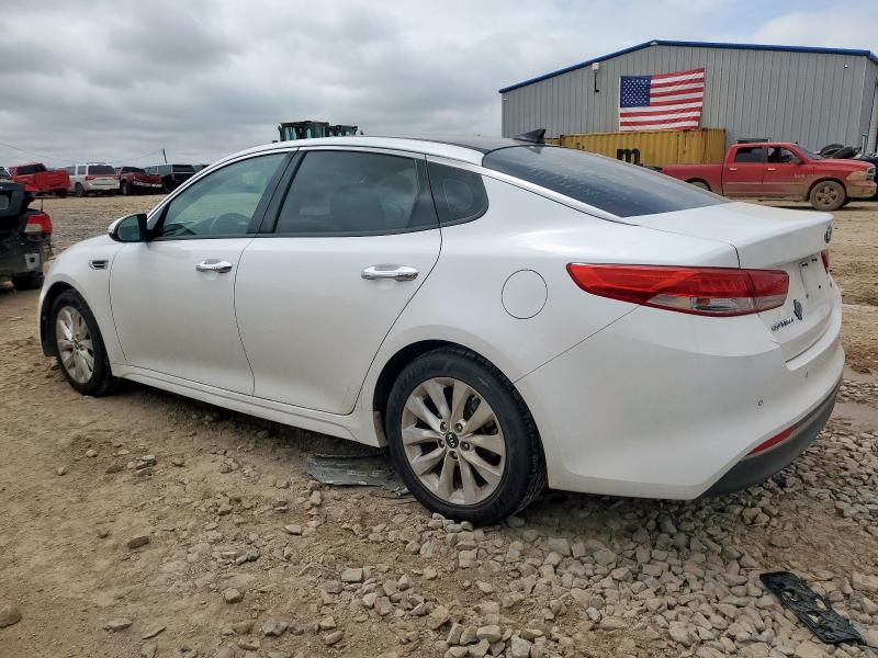 5XXGU4L36JG220548 - 2018 KIA OPTIMA EX WHITE photo 2