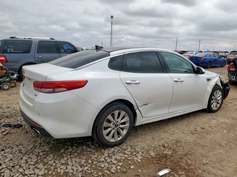 5XXGU4L36JG220548 - 2018 KIA OPTIMA EX WHITE photo 3