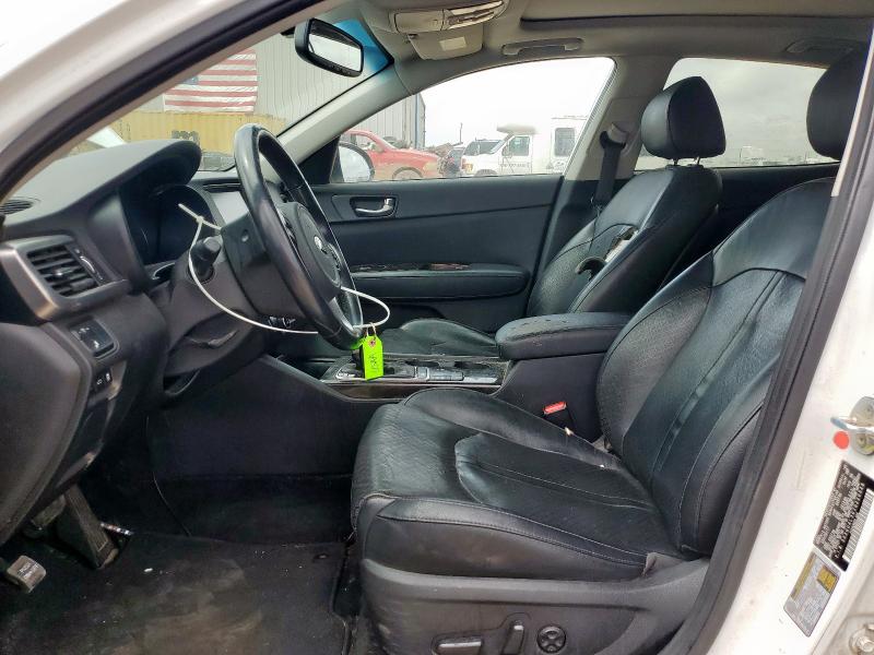 5XXGU4L36JG220548 - 2018 KIA OPTIMA EX WHITE photo 7