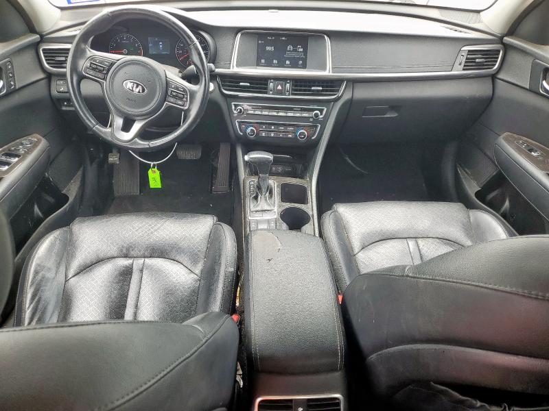 5XXGU4L36JG220548 - 2018 KIA OPTIMA EX WHITE photo 8