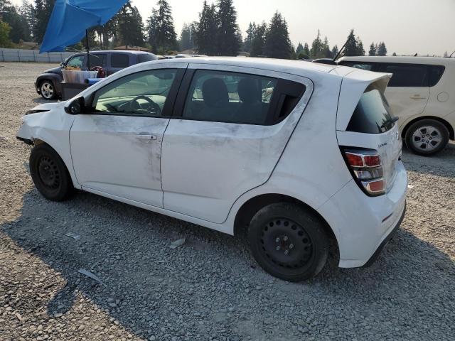 1G1JG6SH0J4110345 - 2018 CHEVROLET SONIC WHITE photo 2