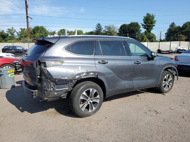 5TDHZRBH8MS062698 - 2021 TOYOTA HIGHLANDER XLE GRAY photo 3