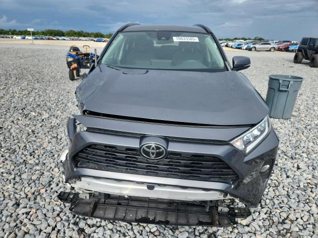 2T3W1RFV6MC115459 - 2021 TOYOTA RAV4 XLE ნაცრისფერი ფოტო 5