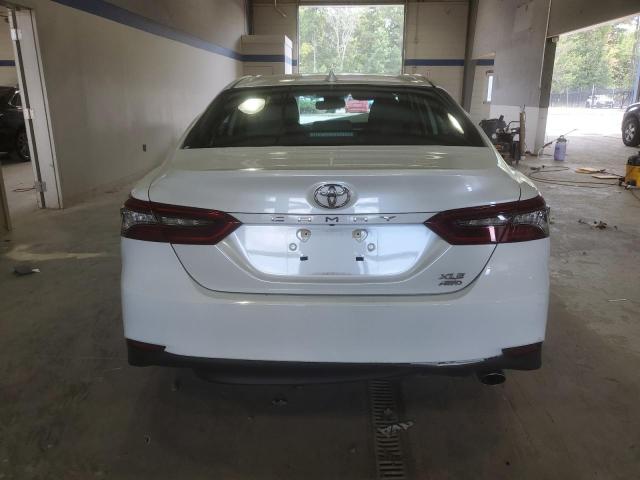 4T1F11BK6PU096789 - 2023 TOYOTA CAMRY XLE WHITE photo 6