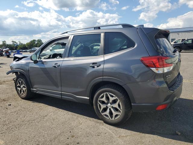 JF2SKAJC1LH448420 - 2020 SUBARU FORESTER PREMIUM GRAY photo 2