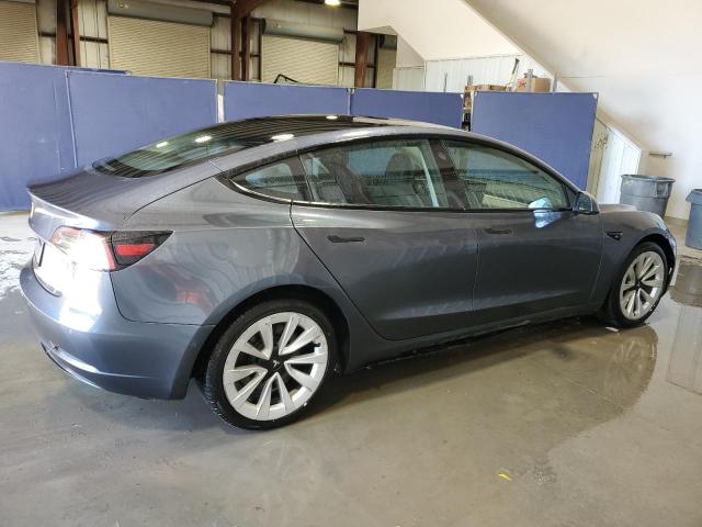5YJ3E1EAXNF369706 - 2022 TESLA MODEL 3 ნაცრისფერი ფოტო 3