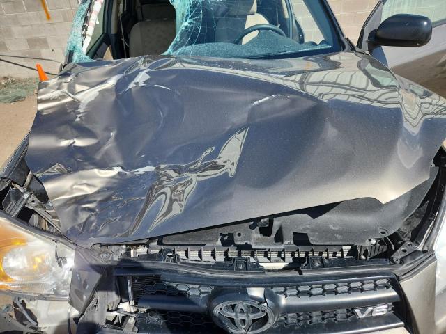 2T3BK4DV4CW066051 - 2012 TOYOTA RAV4 棕色 照片 12