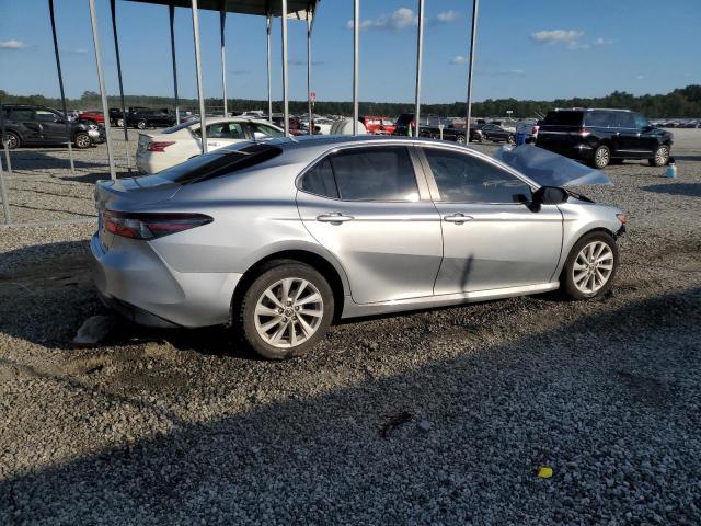 4T1C11AK3NU628422 - 2022 TOYOTA CAMRY LE SILVER photo 3