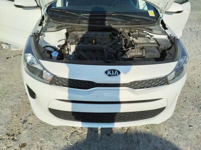 3KPA24AD2LE293130 - 2020 KIA RIO LX WHITE photo 11