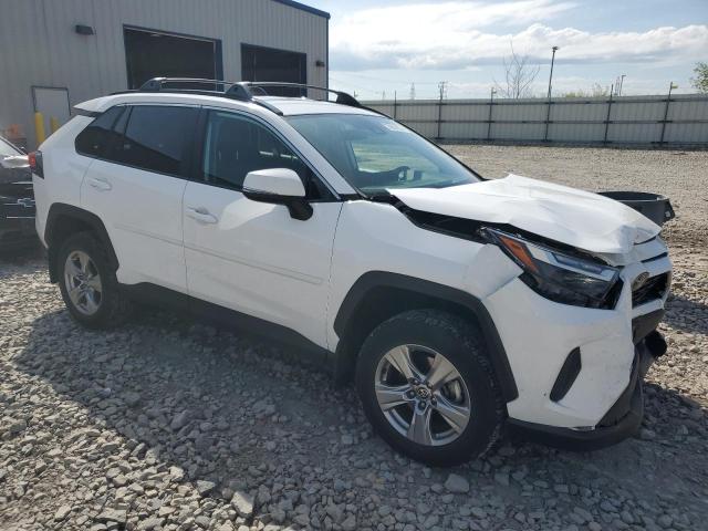 2T3P1RFV4PC332713 - 2023 TOYOTA RAV4 XLE WHITE photo 4