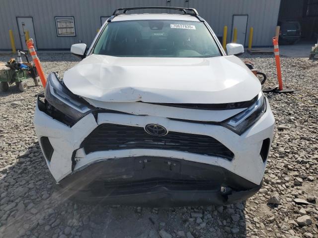 2T3P1RFV4PC332713 - 2023 TOYOTA RAV4 XLE WHITE photo 5
