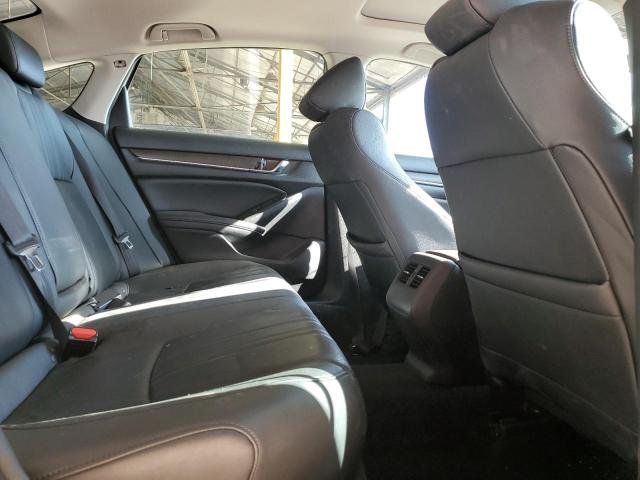 1HGCV2F96KA005704 - 2019 HONDA ACCORD TOURING WHITE photo 10