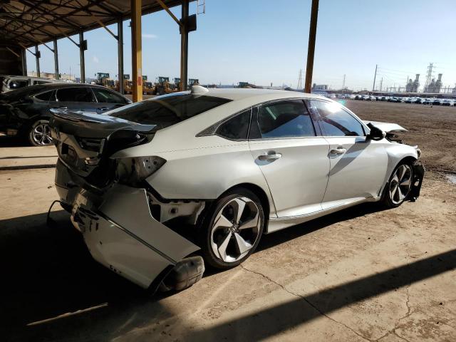 1HGCV2F96KA005704 - 2019 HONDA ACCORD TOURING WHITE photo 3