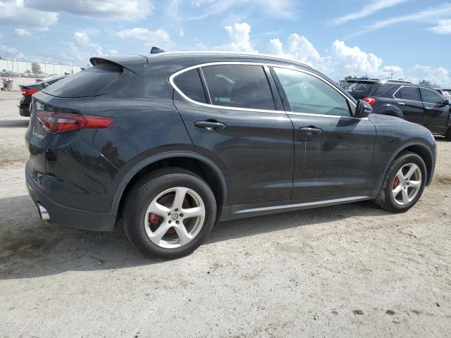 ZASFAKAN9J7B82259 - 2018 ALFA ROMEO STELVIO BLACK photo 3