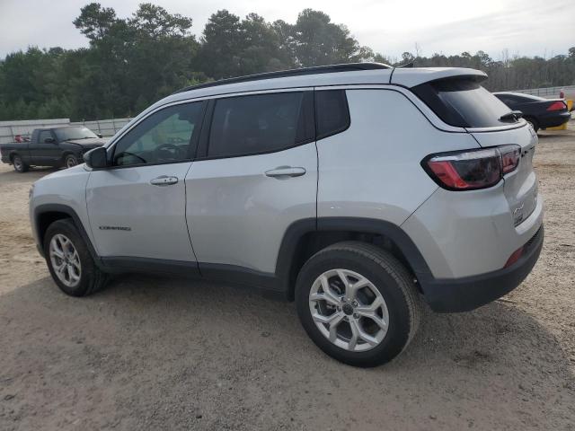 3C4NJDBN6ST528909 - 2025 JEEP COMPASS LATITUDE SILVER photo 2