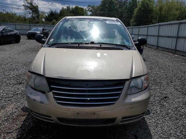 1C4GP45R35B365714 - 2005 CHRYSLER TOWN & COU GOLD photo 5