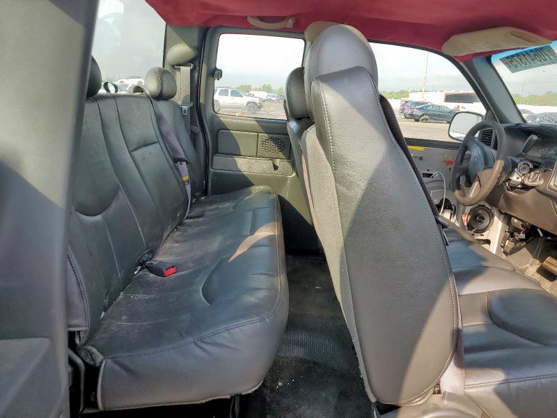 1GCHC29UX6E192177 - 2006 CHEVROLET SILVERADO C2500 HEAVY DUTY WHITE photo 10