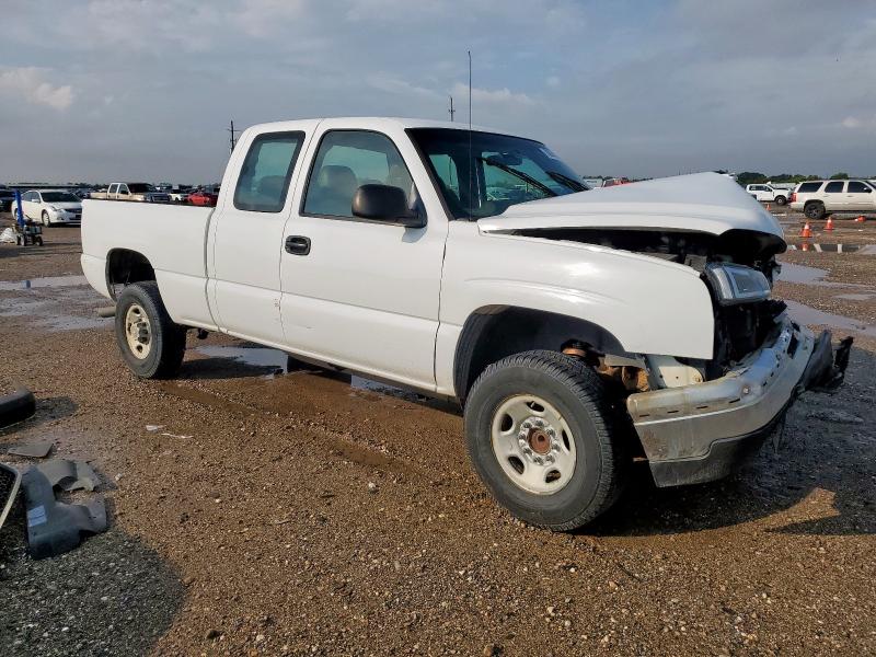 1GCHC29UX6E192177 - 2006 CHEVROLET SILVERADO C2500 HEAVY DUTY WHITE photo 4