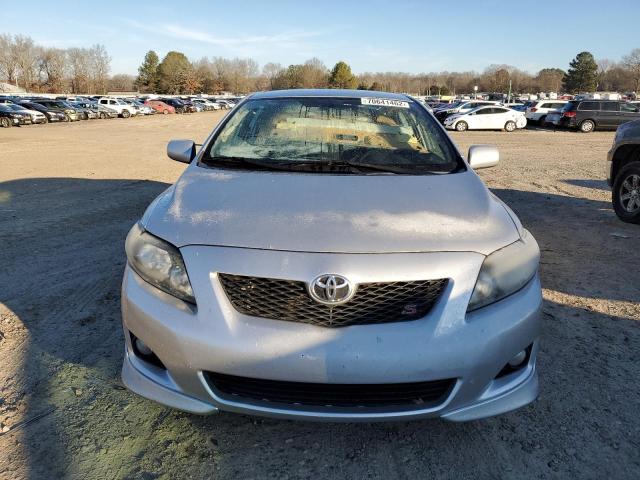 1NXBU4EE7AZ241018 - 2010 TOYOTA COROLLA BASE SILVER photo 5