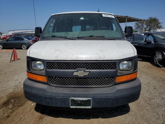 1GCWGFFA9E1186552 - 2014 CHEVROLET EXPRESS G2 WHITE photo 5