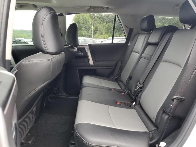 JTENU5JR9N5998708 - 2022 TOYOTA 4RUNNER SR5/SR5 PREMIUM 银色 照片 11