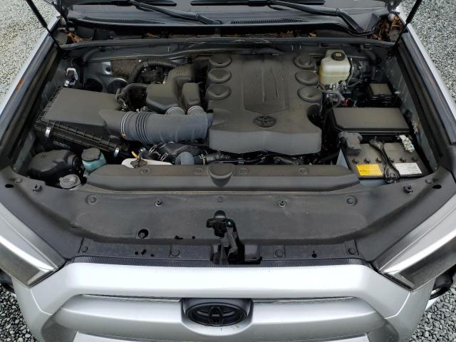 JTENU5JR9N5998708 - 2022 TOYOTA 4RUNNER SR5/SR5 PREMIUM 银色 照片 12