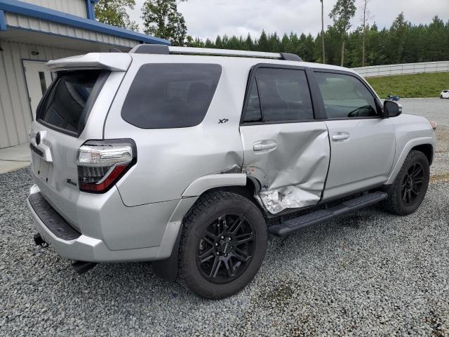 JTENU5JR9N5998708 - 2022 TOYOTA 4RUNNER SR5/SR5 PREMIUM 银色 照片 3