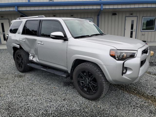 JTENU5JR9N5998708 - 2022 TOYOTA 4RUNNER SR5/SR5 PREMIUM 银色 照片 4